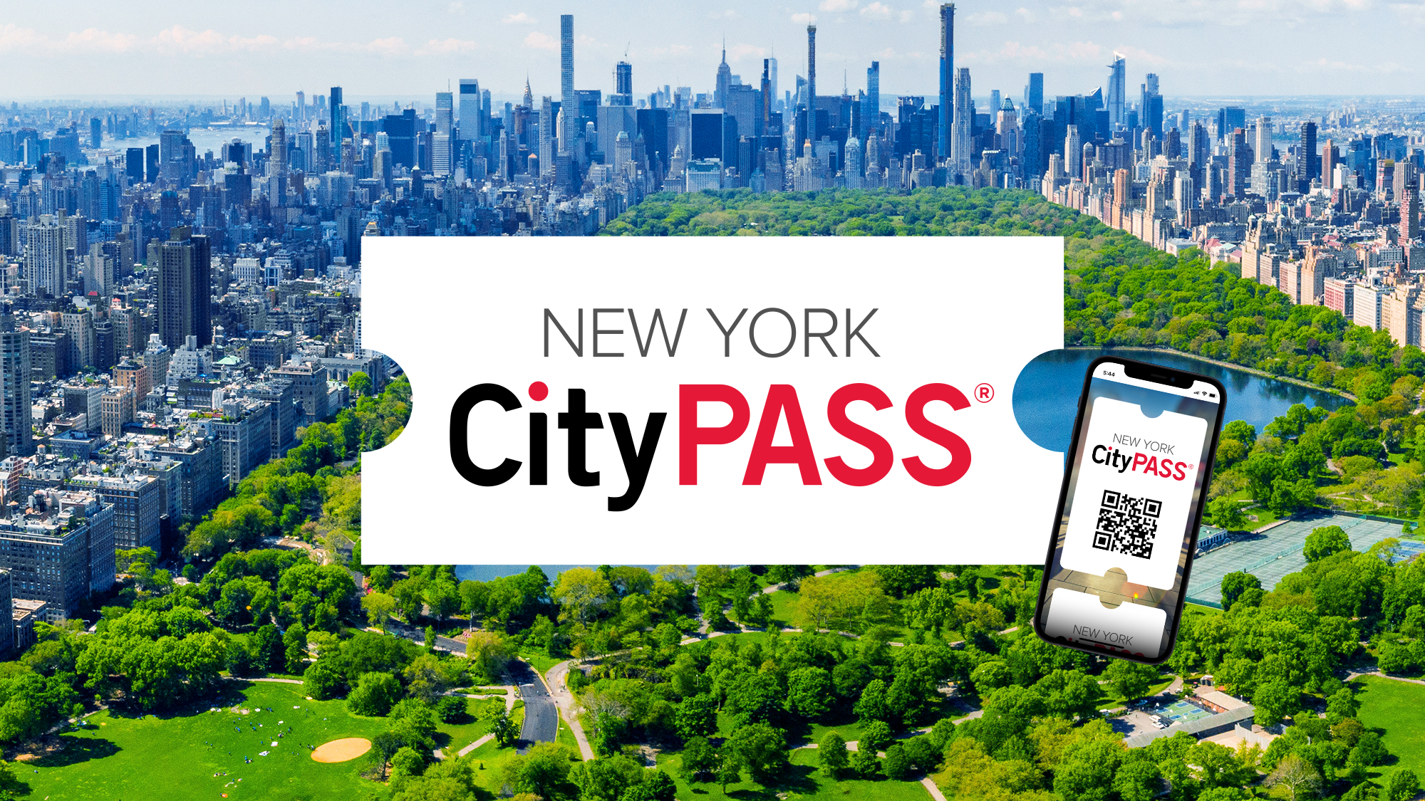New York CityPASS vor einer Panoramaansicht von Central Park und der Skyline von Manhattan