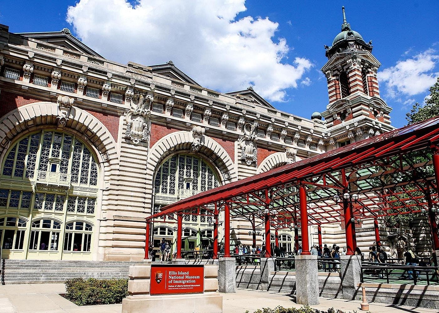 Historisches Gebäude des Ellis Island National Museum of Immigration in New York