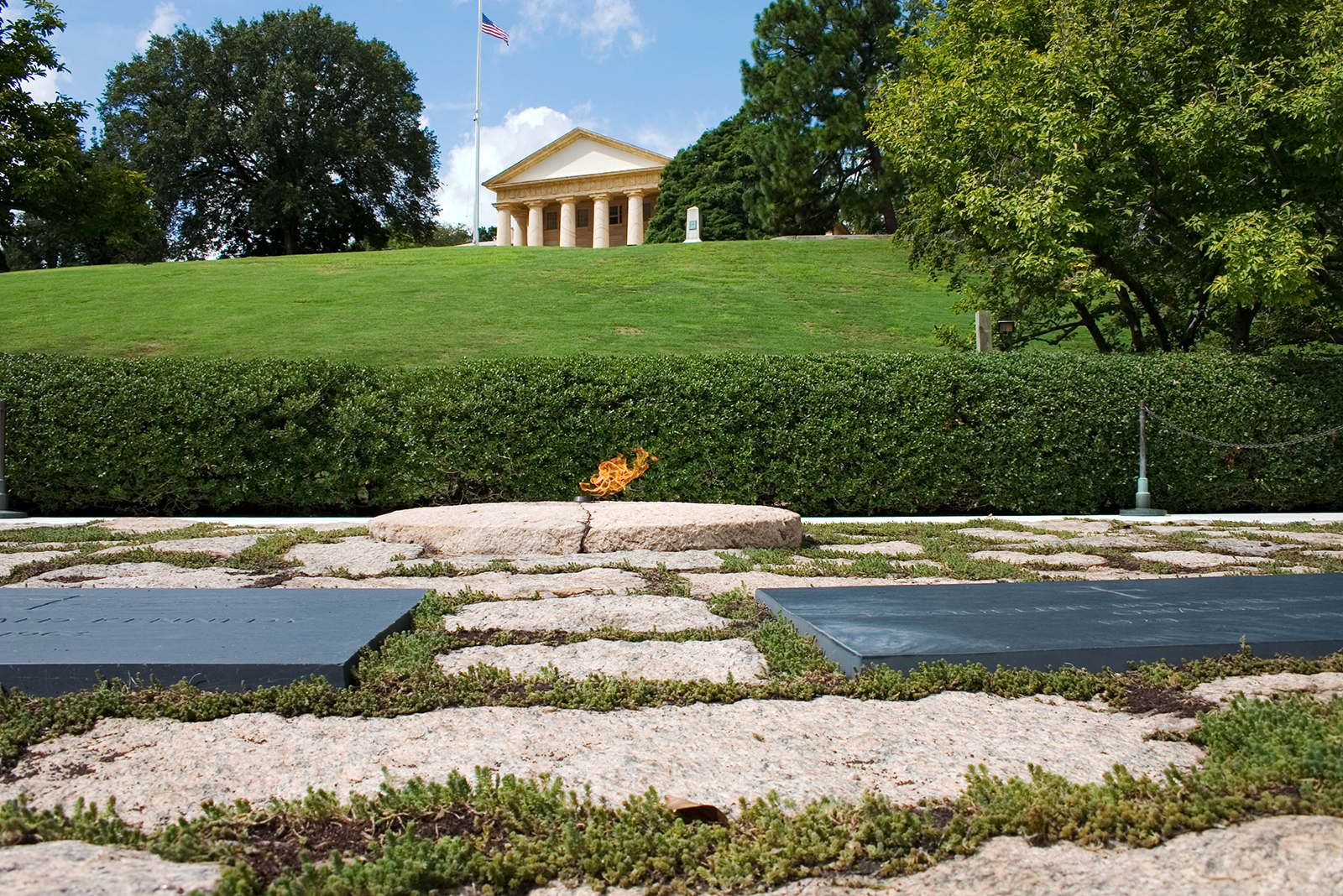 Eternal Flame am Grab von John F. Kennedy auf dem Arlington National Cemetery