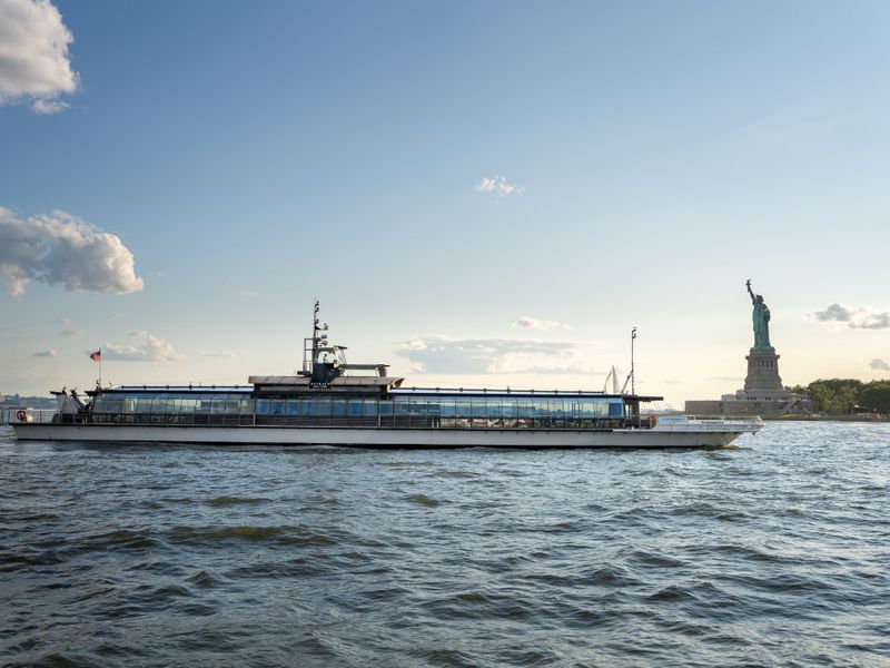 New York Bateaux Premier Bottomless Mimosa Brunch Cruise