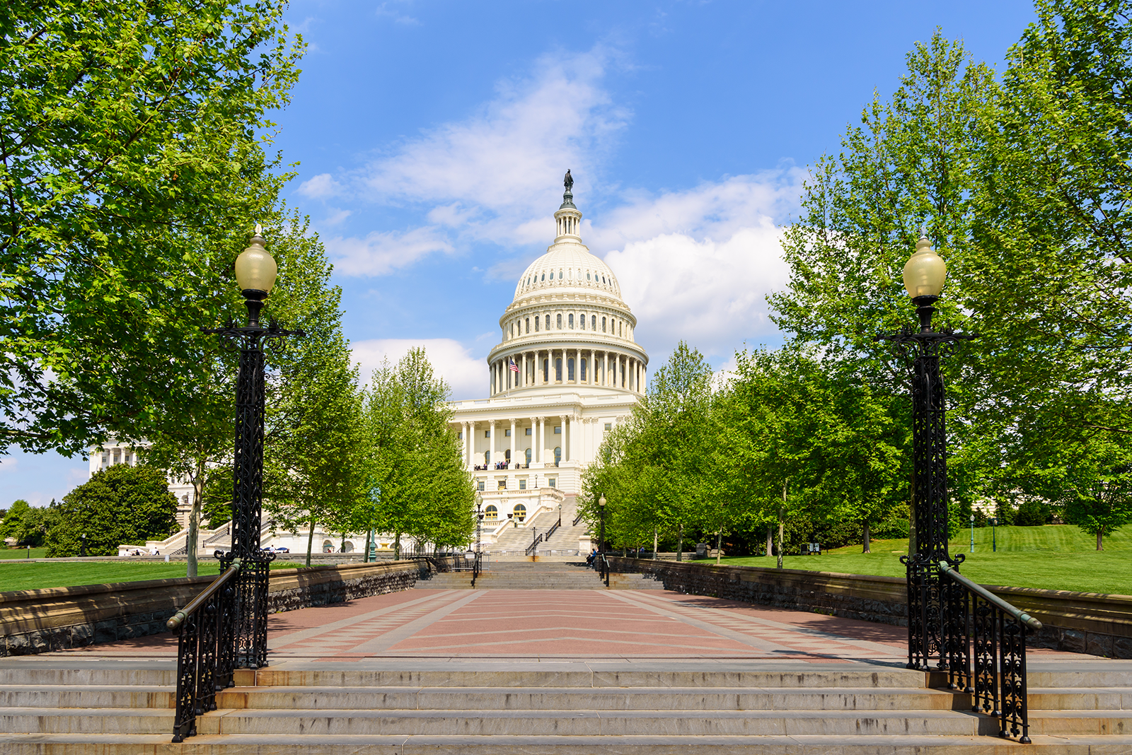US-Kapitol in Washington D.C. mit Blick auf die Kuppel und den Capitol Hill