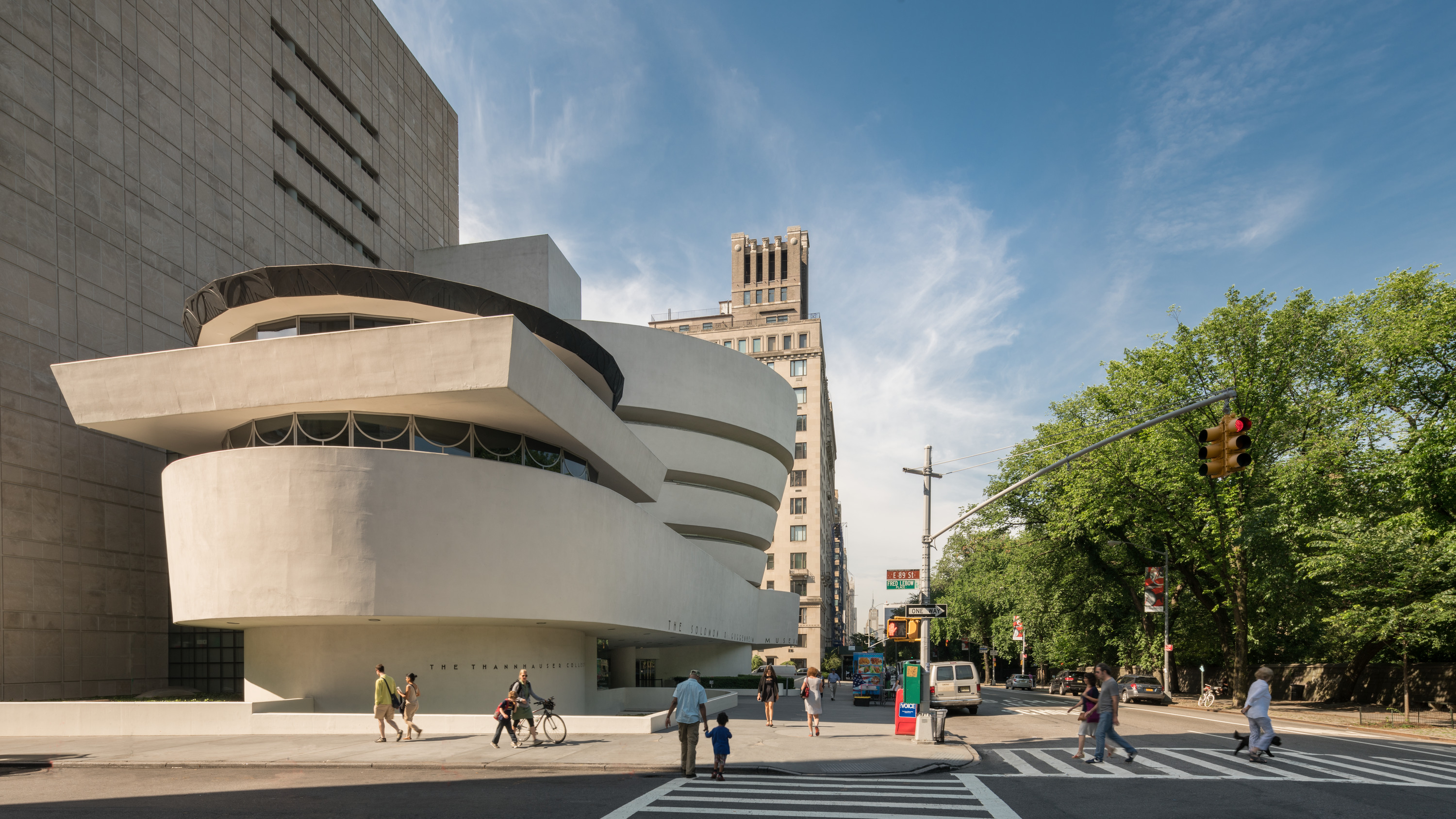 Außenansicht des Solomon R. Guggenheim Museum an der Fifth Avenue neben dem Central Park in New York